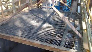 Adequação das grades do piso da Torre de Resfriamento - UTE 